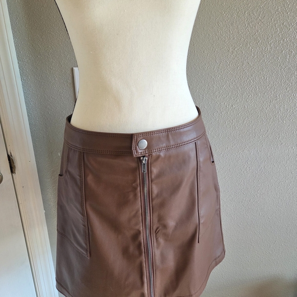 Tinseltown Brown Mini Skirt - Picture 2 of 8